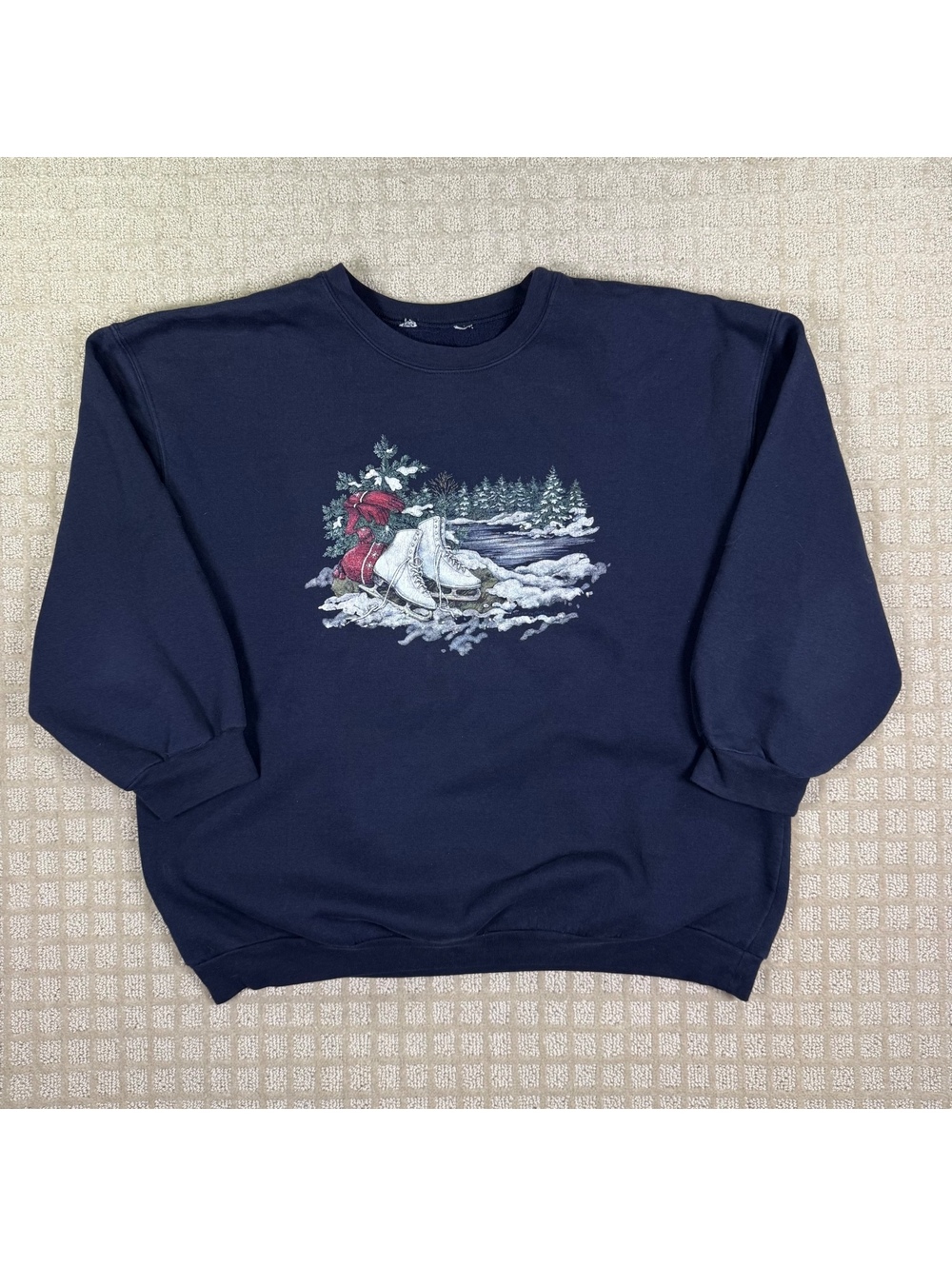 Winter Ice Skates Scene Crewneck Sweatshirt Navy L